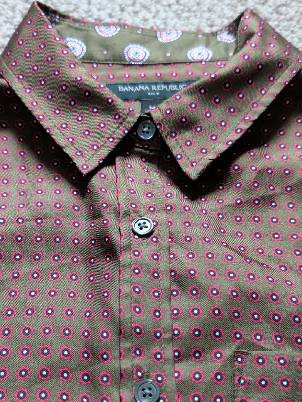 Banana Republic Olive Green Button-Down Shirt with Pink Dot Medallion Print M - Picture 10 of 14